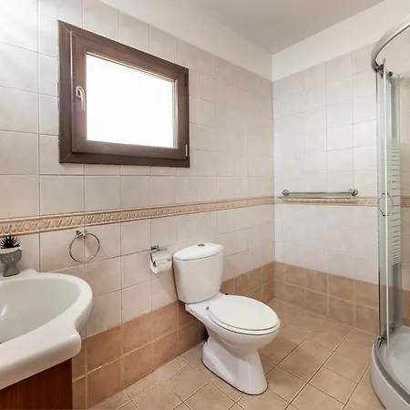 Tsikkos Tria Villa Polis