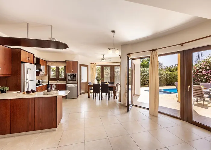 Villa Tsikkos Tria Polis