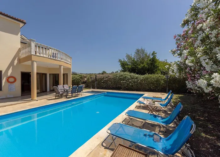 Tsikkos Tria * Polis